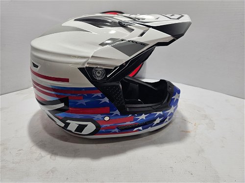 6D ATR-2Y HELMET RED/WHITE/BLUE SIZE YOUTH MED