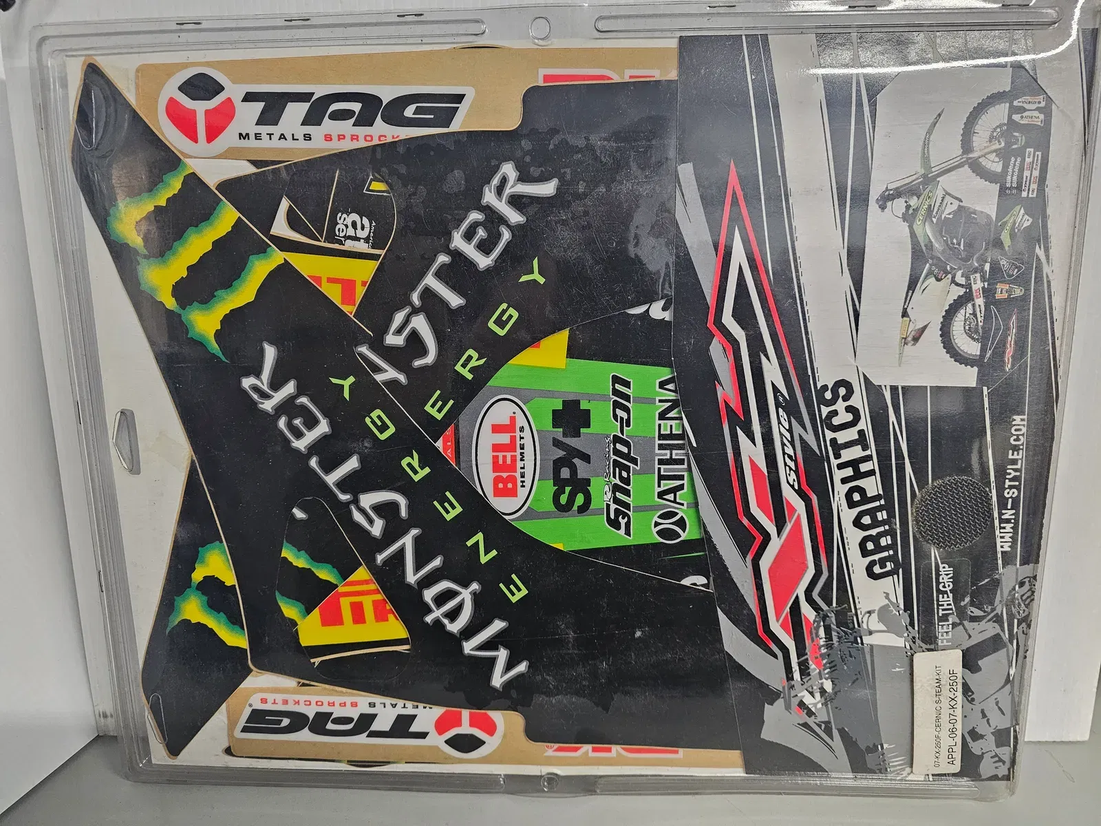 BRAND NOS N-STYLE MONSTER GRAPHICS CERNICS KIT AND SEAT BRAND NOS N-STYLE MONSTER GRAPHICS CERNICS KIT AND SEAT