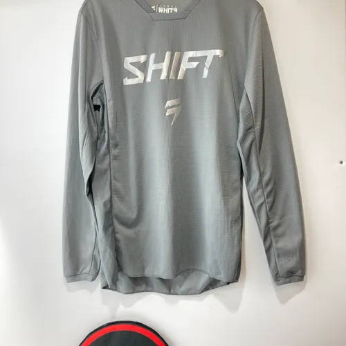 SHIFT WHIT3 LAB3LGHOST COLLECTION JERESY GREY SIZE SMALL