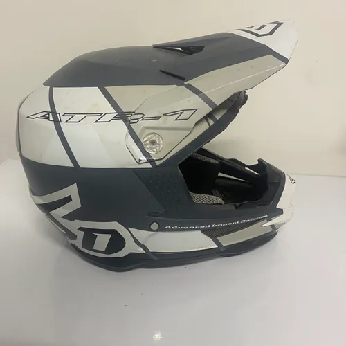 6D Helmets - Size M