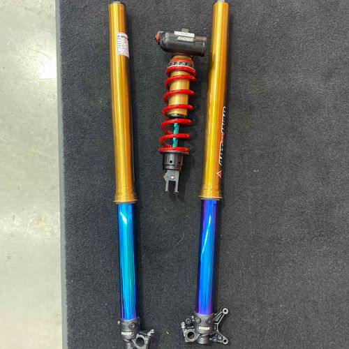 Showa A-Kit Suspension Forks + Shock Suspension Honda CRF