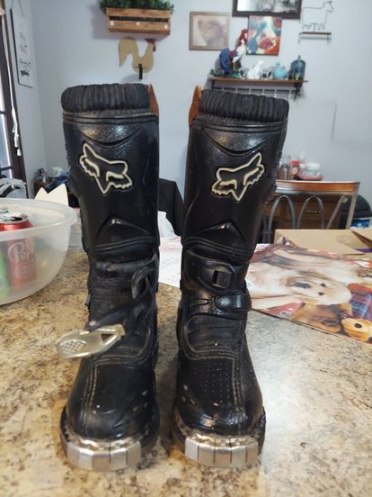 Youth Fox Racing Boots Size 2