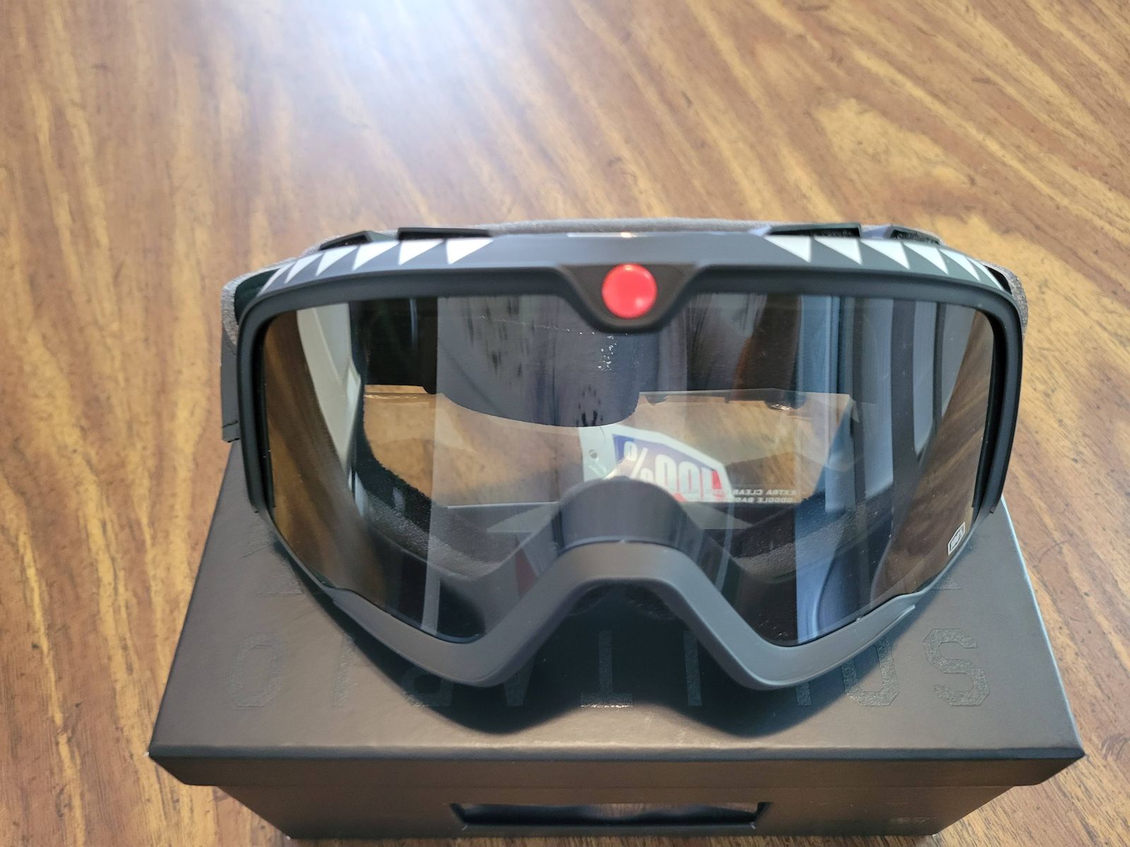 100 Goggles Barstow El Solitario Smoke