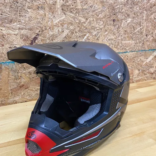 6D Helmets - Size S