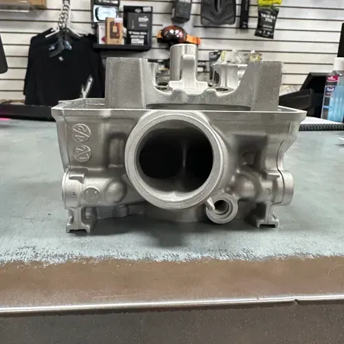 2015 Honda CRF450R Cylinder Head