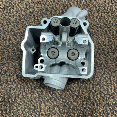 2015 Honda CRF450R Cylinder Head