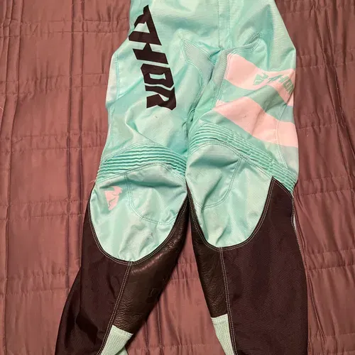 Riding Gear Combo ( Jersey, Pants, Gloves and Knee Pads