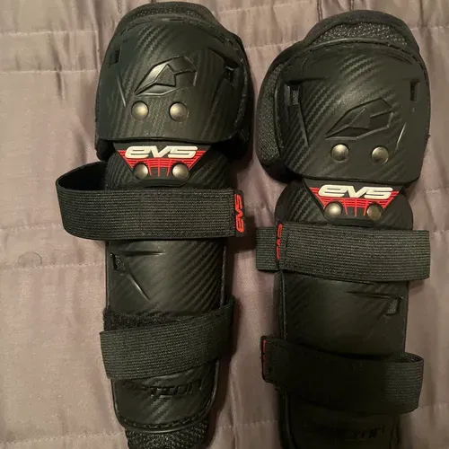 Riding Gear Combo ( Jersey, Pants, Gloves and Knee Pads