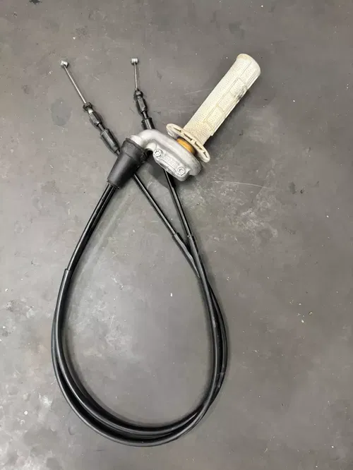 KTM HUSQVARNA 2023-2024 250 350 450 THROTTLE HOUSING CABLE TUBE A46002010025