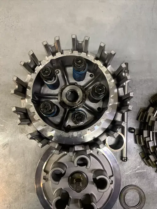 2009-2013 YZ250F Clutch Basket Assembly (5XC-16150-10-00)