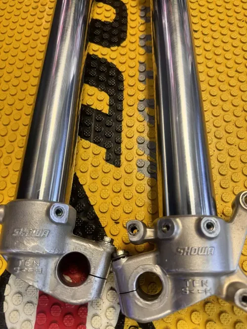 HONDA CRF250R CR250 CRF450R Showa 47 Fork Set New Seals, Bushing, Oil
