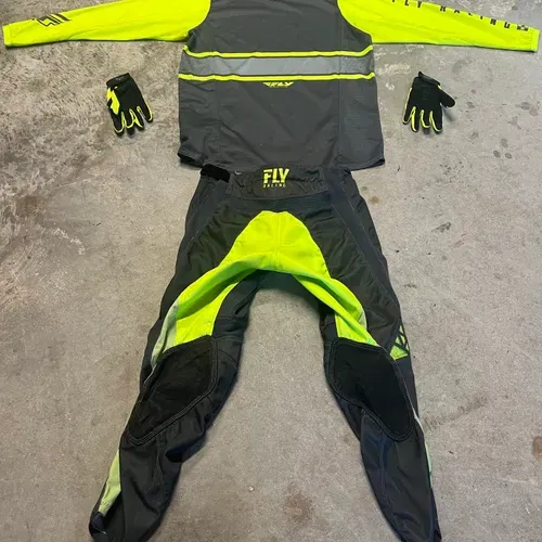 Fly Gear Set