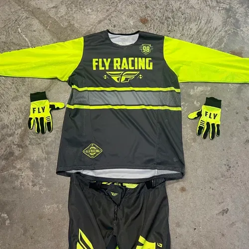 Fly Gear Set