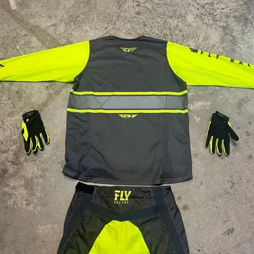 Fly Gear Set