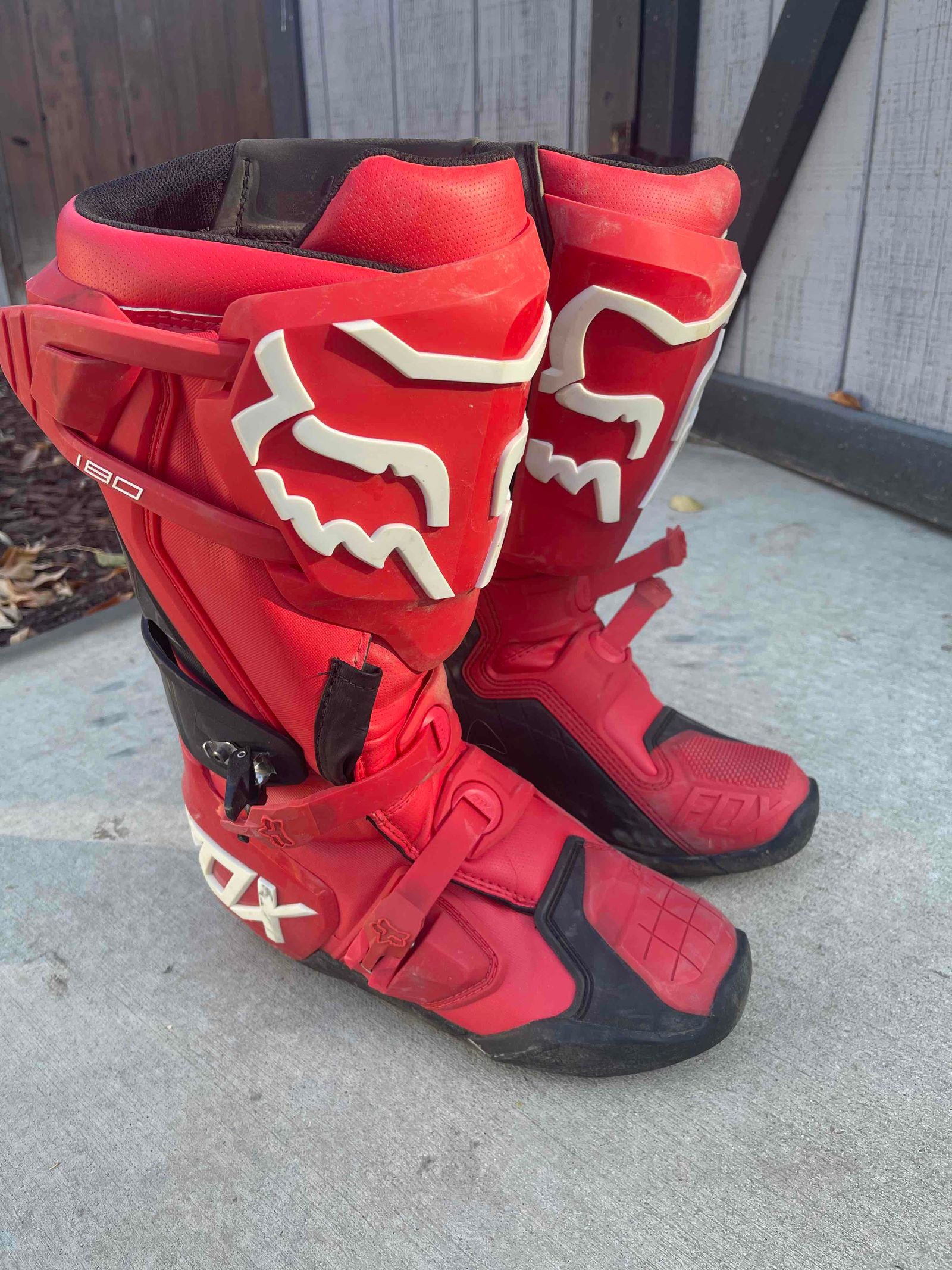 Red sale fox boots