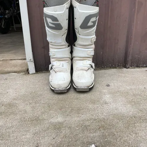 Gaerne SG22 Size 8 Boots 