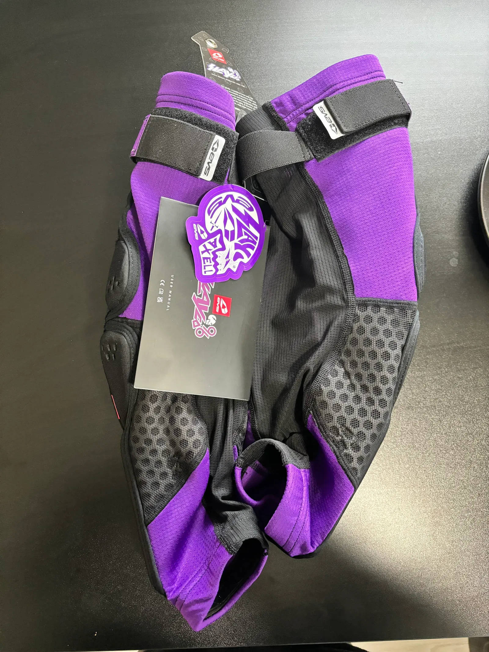 Evs Slayco 96 Knee Guards Size L/XL Evs Slayco 96 Knee Guards Size L/XL