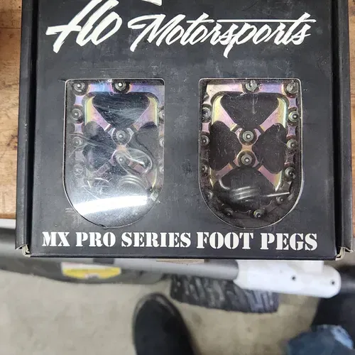 Flo Motorsport Jet Fuel Pegs 
