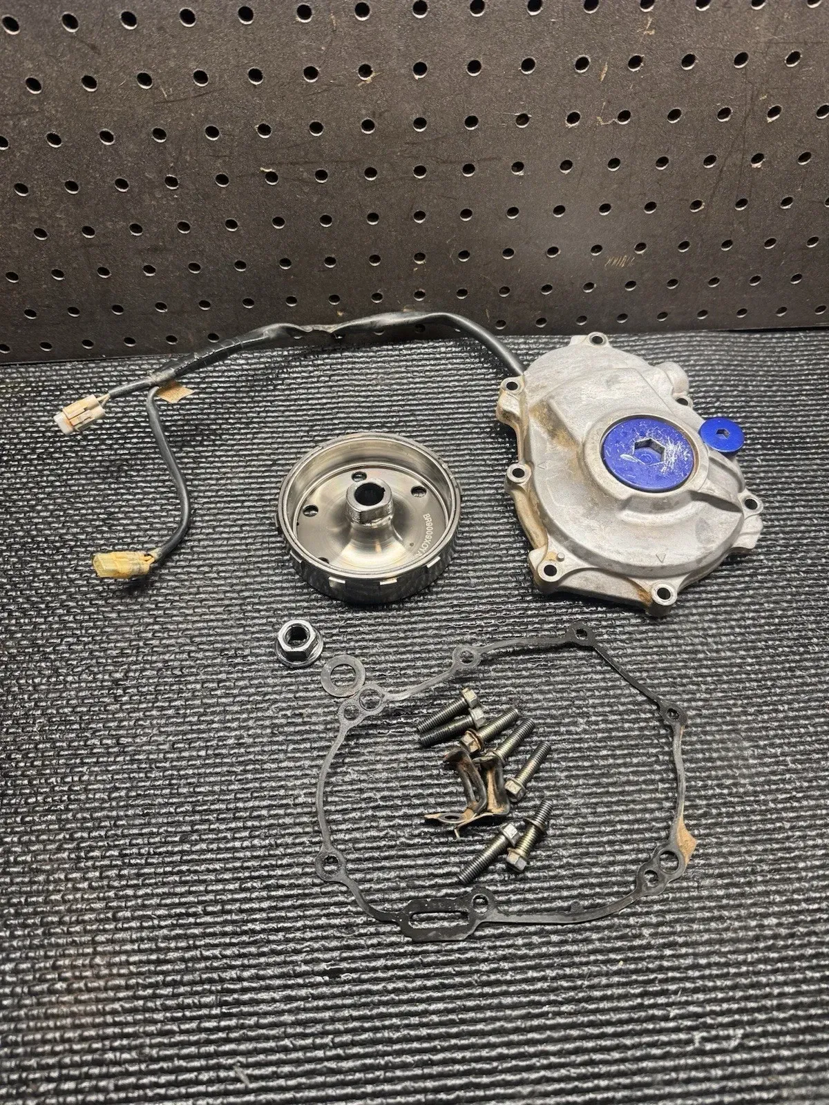 2019 YZ250F Stator Generator OEM Side Engine Cover Yamaha YZ250 YZ250F 2019-2024