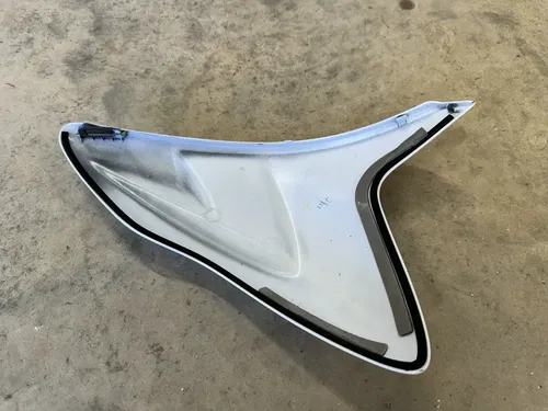 2011-2021 SUZUKI GSXR 600 Left Side LH Tank Cover Trim Panel Emblem OEM White