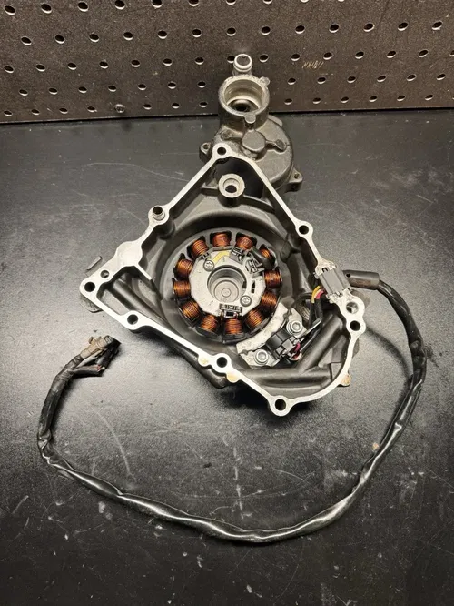 2009 08-11 Yamaha WR450F Stator And Stator Cover OEM