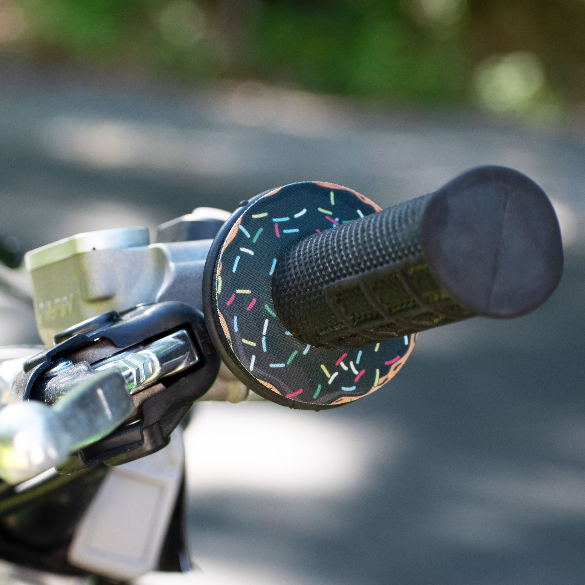 Gripdonuts.com® Premium Dirt Bike Grip Donuts │ Blackout Doughnut